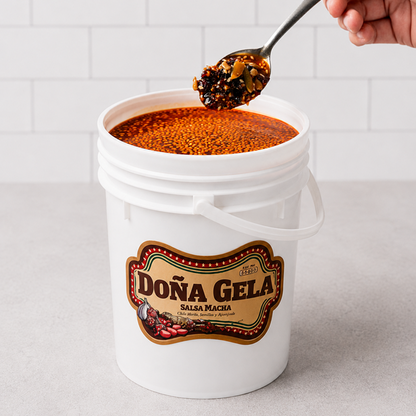 Salsa Macha Cubeta 3.8 kg - Chile Morita con Semillas y Arándanos - Doña Gela